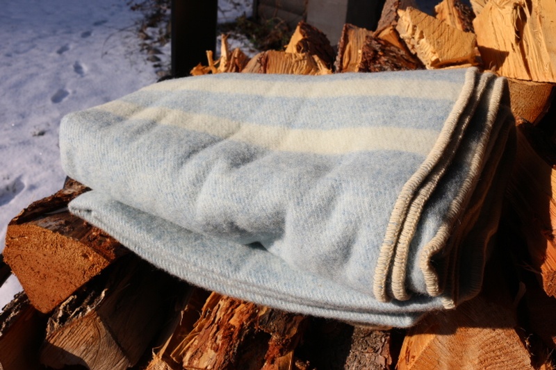  Canadian 100% Virgin Wool Blanket (Light Blue) photo